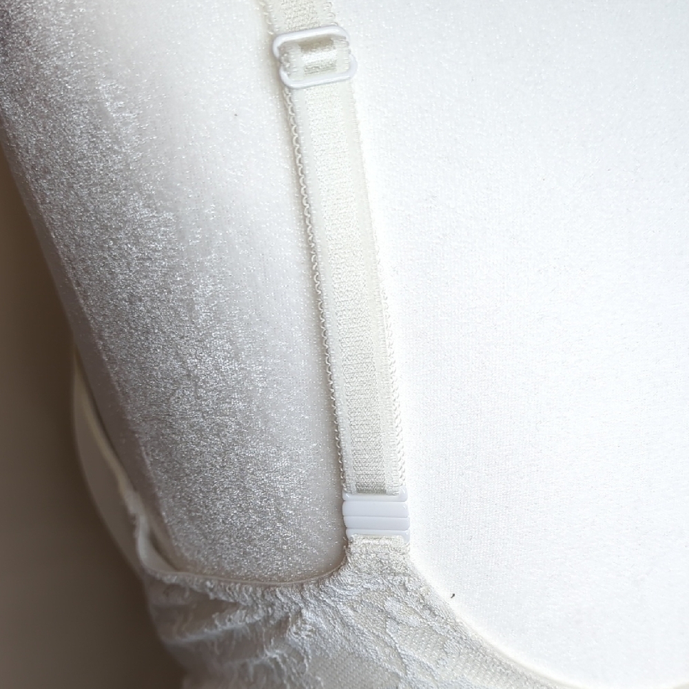 Victoria's Secret Size 34 DD Lined Demi White Lace Trim Bra - Picture 7 of 10